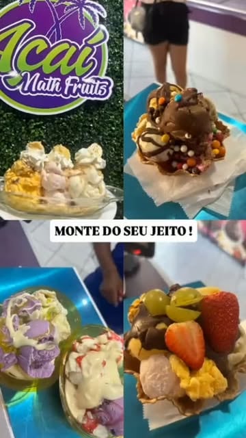 Quatro taças de sorvete e açaí montadas com frutas, chocolate e confeitos