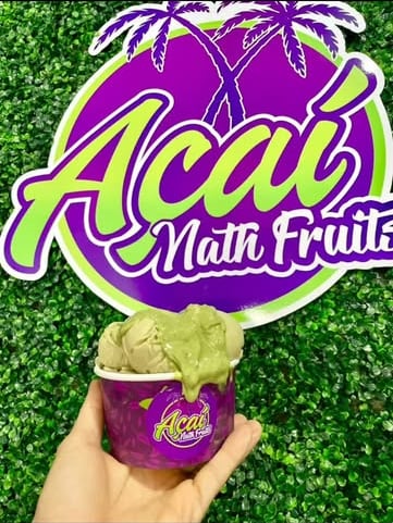 Pote de sorvete de pistache no copinho roxo da Nath Fruits